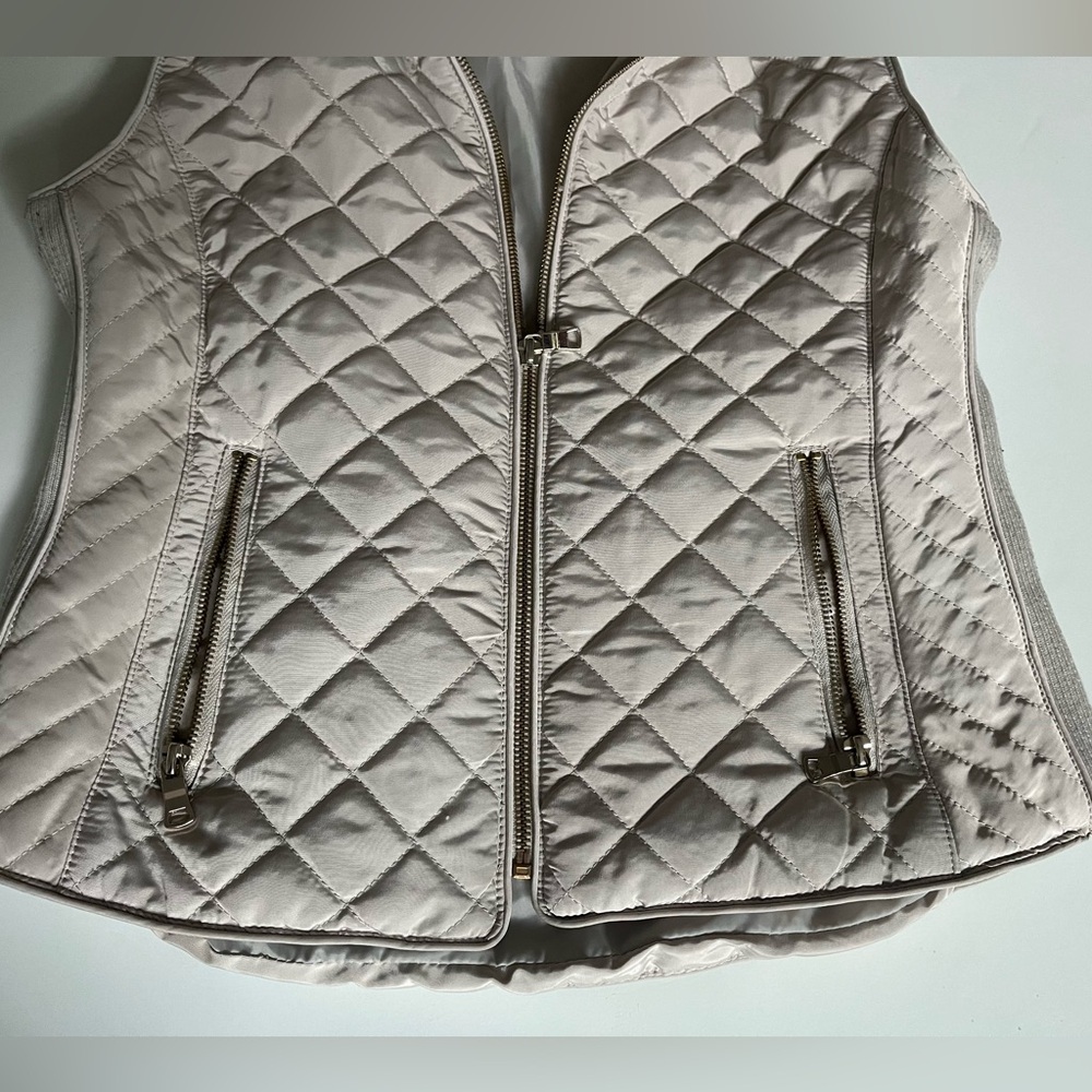 quilted vest zipper on the front - Picture 4 of 7